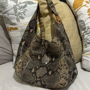 Michael Kors Hobo